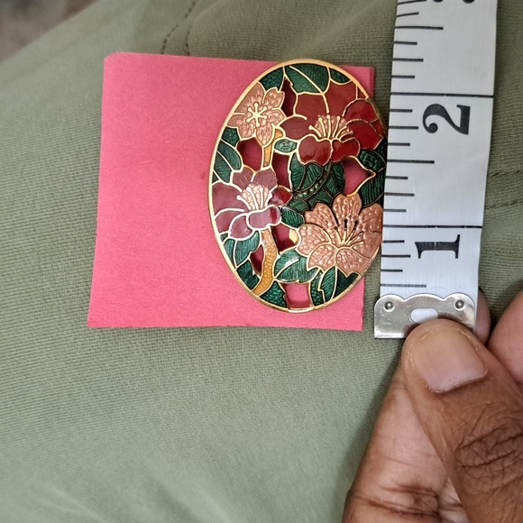 Flower Pin - Picture 4 of 4